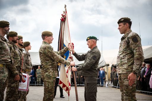 Vorschau Bild von Kommandoübergabe des Jagdkommandos in Wiener Neustadt im Beisein
von Verteidigungsministerin Klaudia Tanner.