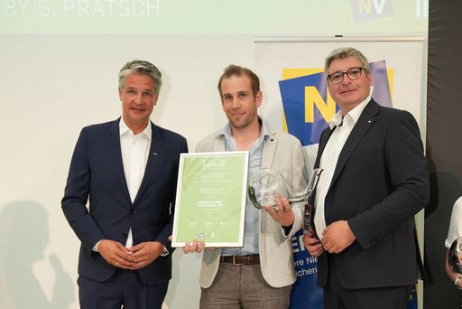 Vorschau Bild von Falstaff-Sieger Stefan Pratsch erhält Auszeichnung
im Museumsquartier