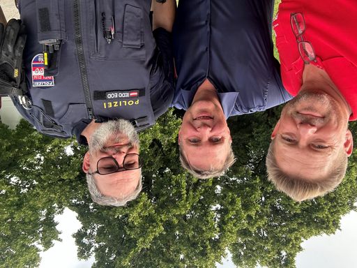 Vorschau Bild von Besuch des BPV Babler im Versorgungszelt der FSG
Klub der Exekutive