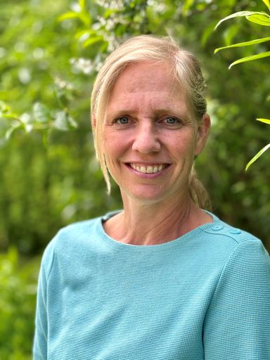 Vorschau Bild von Die Biologin Priv.-Doz.in Dr.in Verena Wally von
der Universitätsklinik für Dermatologie des Uniklinikums Salzburg
wurde von der Paracelsus Medizinischen Privatuniversität (PMU) als
"Researcher of the Year" 2024 ausgezeichnet.