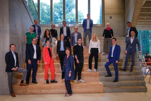 Media Forward Fund startet als länderübergreifende
Initiative von neun Stiftungen, Impact Investor Karma Capital und
Publix – Haus für Journalismus & Öffentlichkeit