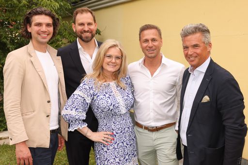 Vorschau Bild von Leitbetriebe Austria lud zusammen mit Schlumberger
und easystaff zum traditionellen Sommerfest.