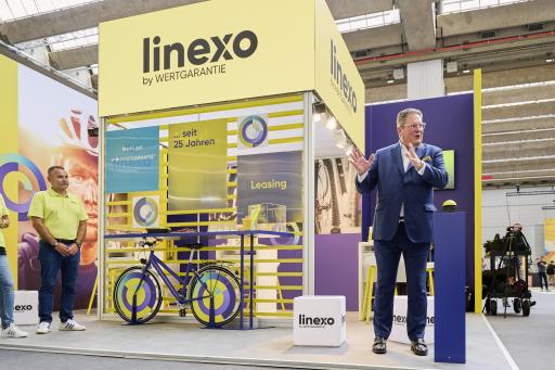 Wertgarantie-Vorstandsvorsitzender Patrick Döring präsentiert die
neue Marke "linexo by Wertgarantie" auf der Eurobike. / Weiterer
Text über ots und www.presseportal.de/nr/127001 / Die Verwendung
dieses Bildes für redaktionelle Zwecke ist unter Beachtung aller
mitgeteilten Nutzungsbedingungen zulässig und dann auch honorarfrei.
Veröffentlichung ausschließlich mit Bildrechte-Hinweis.