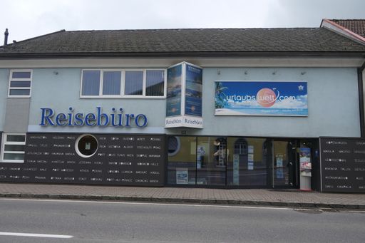 Reisebüro urlaubswelt.com Hauptstrasse 22, 4861 Schörfling am
Attersee 07662 2345