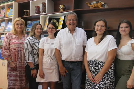 Vorschau Bild von Das Team vom Reisebüro Urlaubswelt.com ist jung und dynamisch!