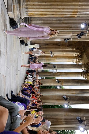 POTSDAM, GERMANY - JULY 2: A model walks the runway at the Marc
Cain Fashion Show Spring/Summer 2025 as part of the Berlin Fashion
Week SS25 at Kolonnade mit Triumphtor on July 2, 2024 in Potsdam,
Germany. (Photo by Franziska Krug/Getty Images for Marc Cain) /
Weiterer Text über ots und www.presseportal.de/nr/104492 / Die
Verwendung dieses Bildes für redaktionelle Zwecke ist unter
Beachtung aller mitgeteilten Nutzungsbedingungen zulässig und dann
auch honorarfrei. Veröffentlichung ausschließlich mit
Bildrechte-Hinweis.