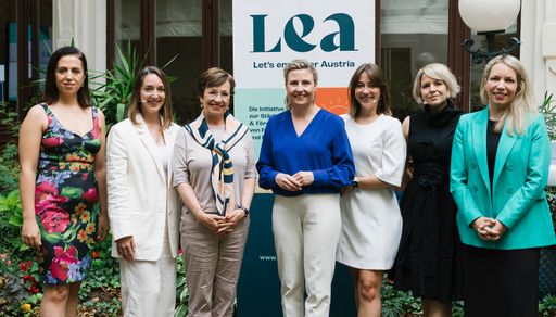 Von links nach rechts: Nalan Gündüz (Direktorin LEA), Melanie
Kovacs (Speakerin CH), Doris Schmidauer (IDC, Beraterin und
Motivatorin), Susanne Raab (Frauenministerin), Alexandra Wudel
(Speakerin DE), Martina Mara (Speakerin AT) und Romana Macher-Schuh
(stv. Direktorin LEA)