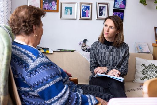  Community Nurses unterstützen Menschen im Alter und
deren Angehörige, möglichst lange ein selbstbestimmtes Leben zu
Hause zu führen.