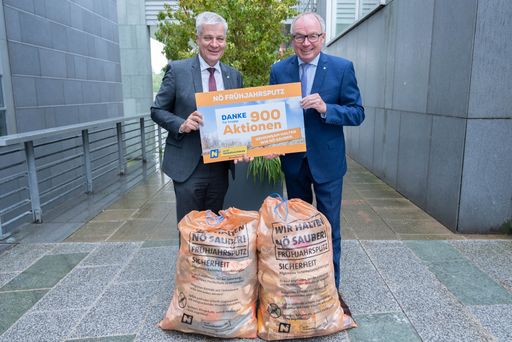 Präsident der NÖ Umweltverbände LAbg. Anton Kasser
und LH-Stellvertreter Stephan Pernkopf freuen sich über 900 Aktionen
in ganz Niederösterreich