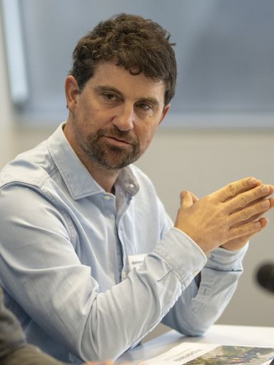 "Wir freuen uns, dass wir mit unserem Anliegen zur
Rettung von Schutzhütten und Wanderwegen positive Signale aus der
Politik bekommen“, betont Clemens Matt, Generalsekretär des
Österreichischen Alpenvereins