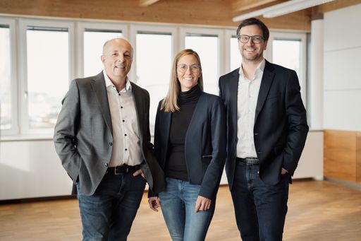 Vorschau Bild von Geschäftsführer-Trio der GLS Bau und Montage GmbH
(von links nach rechts): Walter Besenbäck, Stefanie Meindlhuemer,
Christian Wall