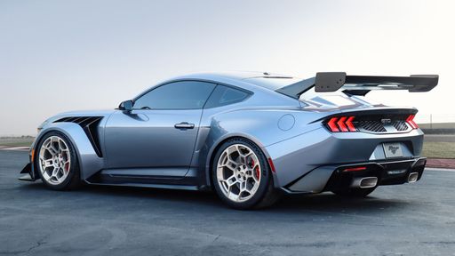Vorschau Bild von Auch der neue Mustang GTD lässt seine Muskeln in Goodwood zum
ersten Mal vor Zuschauern spielen. / Weiterer Text über ots und
www.presseportal.de/nr/143363 / Die Verwendung dieses Bildes für
redaktionelle Zwecke ist unter Beachtung aller mitgeteilten
Nutzungsbedingungen zulässig und dann auch honorarfrei.
Veröffentlichung ausschließlich mit Bildrechte-Hinweis.