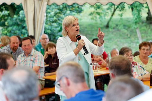 Klaudia Tanner warnte in Loich vor Nachlässigkeit
in Sicherheitsfragen.