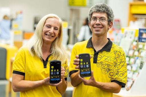 Vorschau Bild von Die Zusteller*innen der Post haben neue,
hochmoderne Handhelds erhalten. Fast neun Millionen Euro nimmt das
Unternehmen für Hard- und Software in die Hand