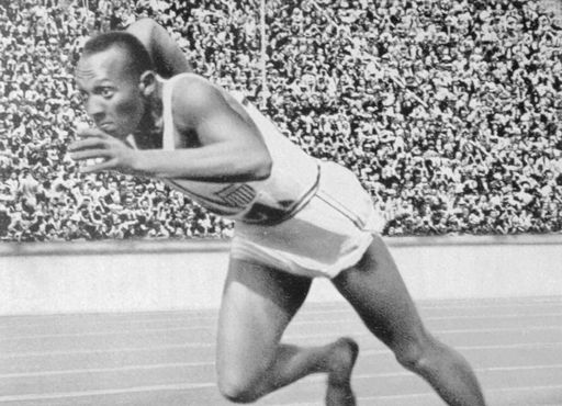 Der Leichtathlet Jesse Owens holte bei den Olympischen Spielen
1936 in Berlin vier Goldmedaillen. Seine Geschichte steht im
Mittelpunkt zweier Dokumentationen, die The HISTORY Channel in
diesem Jahr in deutschsprachiger Erstausstrahlung zeigt, darunter am
Eröffnungstag der diesjährigen Olympischen Sommerspiele in Paris,
Freitag, 26. Juli 2024, um 20:15 Uhr die Sendung "Hitlers Olympia".
/ Weiterer Text über ots und www.presseportal.de/nr/55632 / Die
Verwendung dieses Bildes für redaktionelle Zwecke ist unter
Beachtung aller mitgeteilten Nutzungsbedingungen zulässig und dann
auch honorarfrei. Veröffentlichung ausschließlich mit
Bildrechte-Hinweis.