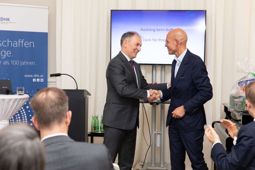  Vito Cecere (Deutscher Botschafter in Österreich)
und Axel Kühner (Vorsitzender, Deutscher Management Cercle und
Vizepräsident der DHK)