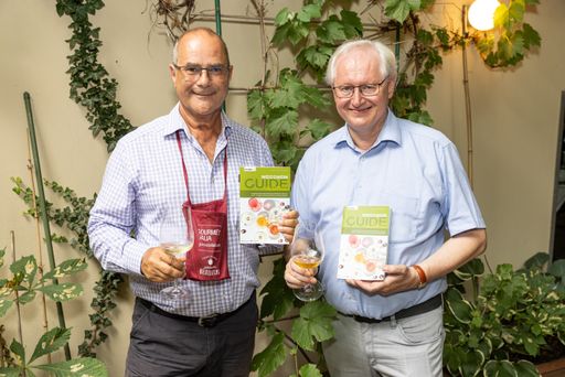  https://www.apa-fotoservice.at/galerie/37763 Johannes Fiala
(Hrsg. Wein Guide Austria) li., Adi Schmid (Hrsg. Wein Guide
Austria) re.