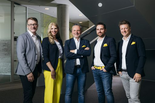 Die Antenne Kärnten-Management-Crew freut sich über
immer mehr Antenne-Kärnten-Hörer:innen