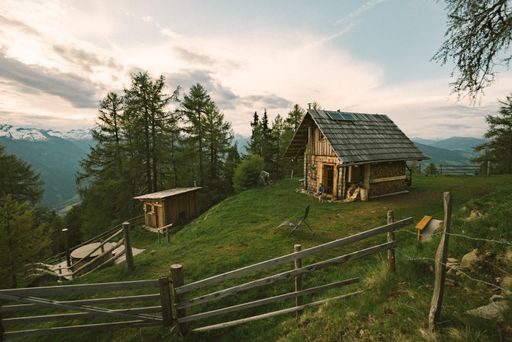  Buchungslage bei Betrieben von Urlaub am Bauernhof
und Urlaub auf der Alm sind stabil.