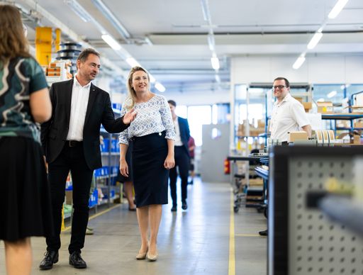 GW St. Pölten: Family Minister visits family-friendly company