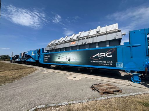 Vorschau Bild von APG Trafo wird transportiert ins Umspannwerk Südburgenland