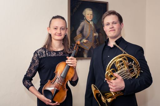 Pre-College Studierende Elisabeth Pihusch & Alexander Paulweber
mit original Mozartgeige Costa