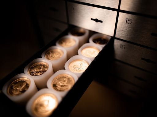 Die Kriminalpolizei wird nicht müde zu erklären, dass
professionellen Einbrechern meist kein noch so kreativ ausgesuchtes
Versteck zuhause verborgen bleibt. Wertgegenstände wie Gold und
Schmuck sind am besten in Schliessfächern aufgehoben, sagen die
Experten. / Weiterer Text über ots und www.presseportal.de/nr/105154
/ Die Verwendung dieses Bildes für redaktionelle Zwecke ist unter
Beachtung aller mitgeteilten Nutzungsbedingungen zulässig und dann
auch honorarfrei. Veröffentlichung ausschließlich mit
Bildrechte-Hinweis.