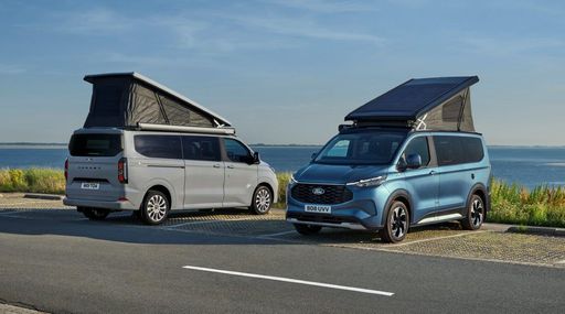 Weltpremiere auf dem Caravan Salon in Düsseldorf: Die Ford
Transit Custom Nugget Modelle mit Plug-in-Hybrid-Technologie (re.)
und mit verlängertem Radstand. / Weiterer Text über ots und
www.presseportal.de/nr/143363 / Die Verwendung dieses Bildes für
redaktionelle Zwecke ist unter Beachtung aller mitgeteilten
Nutzungsbedingungen zulässig und dann auch honorarfrei.
Veröffentlichung ausschließlich mit Bildrechte-Hinweis.