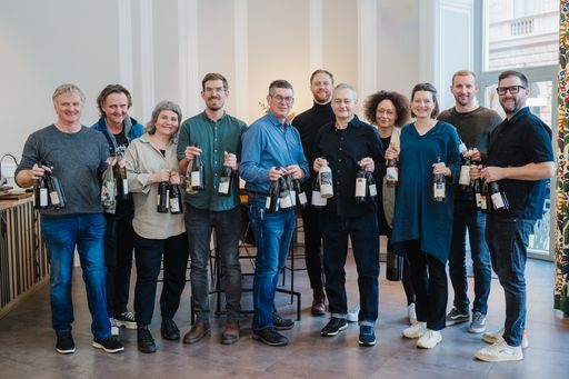  V.l.n.r.: Paul Achs, Gerhard Pittnauer, Judith Beck, Andreas
Gsellmann, Gernot Leitner, Martin Nittnaus, Gernot Heinrich, Lydia
Nittnaus, Stefanie Renner, Georg Renner, Claus Preisinger