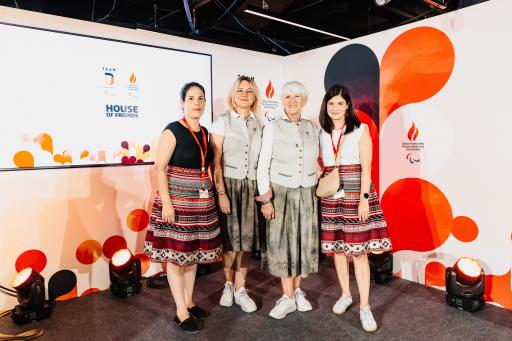 Vorschau Bild von Kathrin Weiss-Reinthaler, desig. ÖW Head of Market Frankreich;
Petra Huber Generalsekretärin des Österreichischen Paralympischen
Committes; Maria Rauch-Kallat, Präsidentin des Österreichischen
Paralympischen Committes; Tanja Gruber, Pressesprecherin der ÖW