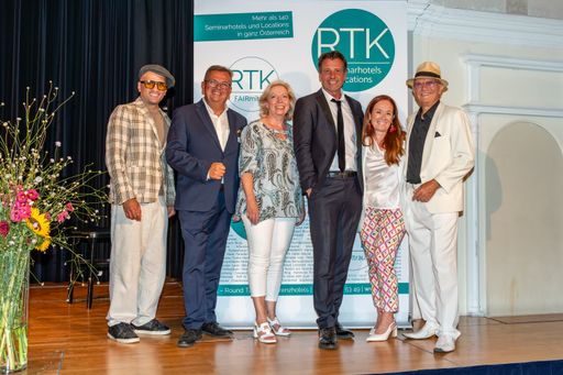 RTK-Sommerfest im Congress Center Baden: RTK-Präsident Thomas
Ziegler (2.v.l.) mit (v.l.) Ursula Winter, Marketing & Sales
Congress Center Baden, RTK-Geschäftsführerin Uschi Huber und „The
Rats are back“ Eric Papilaya, Volker Piesczek und Louie Austen.