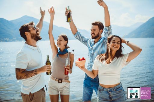 Vorschau Bild von RADIO BOLLERWAGEN - von den aktuellen Songs zum Feiern auf der
Hütte bis zu den größten Party-Krachern aller Zeiten.