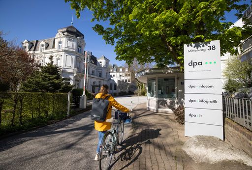 Vorschau Bild von Firmensitz der Deutschen Presse-Agentur am Hamburger Mittelweg. /
Weiterer Text über ots und www.presseportal.de/nr/8218 / Die
Verwendung dieses Bildes für redaktionelle Zwecke ist unter
Beachtung aller mitgeteilten Nutzungsbedingungen zulässig und dann
auch honorarfrei. Veröffentlichung ausschließlich mit
Bildrechte-Hinweis.