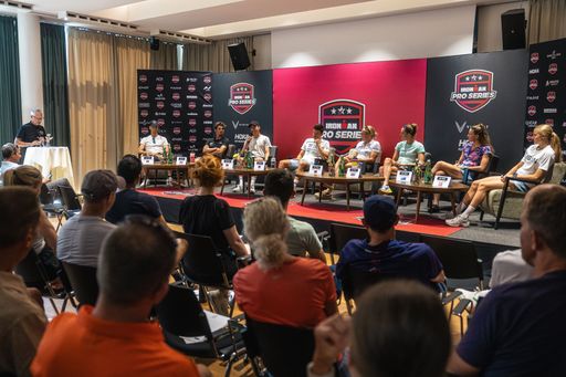 Vorschau Bild von Internationale Top-Athleten beim Pro Panel im TAUERN SPA Zell am
See-Kaprun