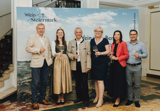 Vorschau Bild von Geballte Kraft für den steirischen Wein bei der steirischen
Riedenweinpräsentation 2024