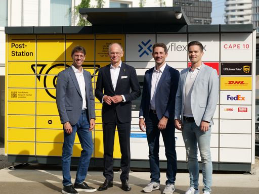 Von links: Lukas Wieser, Co-CEO, Founder, myflexbox Austria GmbH,
Walter Oblin, Vorstand für Brief & Finanzen und designierter
Generaldirektor, Österreichische Post AG, Jonathan Grothaus, Co-CEO,
Founder, myflexbox Austria GmbH, Peter Klima, CTO, Founder,
myflexbox Austria GmbH