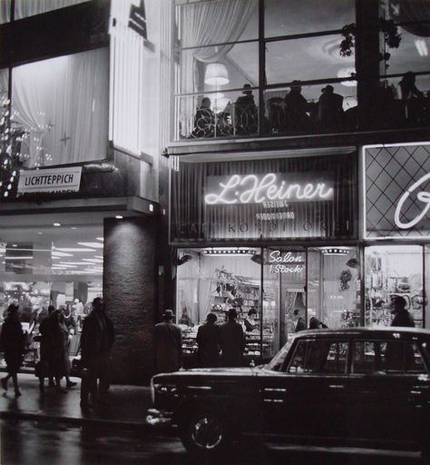 Vorschau Bild von Die k.u.k. Hofzuckerbäckerei L. Heiner zog 1949 in das, nach dem
Krieg, wieder aufgebaute Gebäude in der Kärntnerstraße.