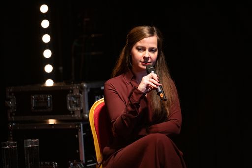  Veronika Bohrn Mena im Volkstheater Wien