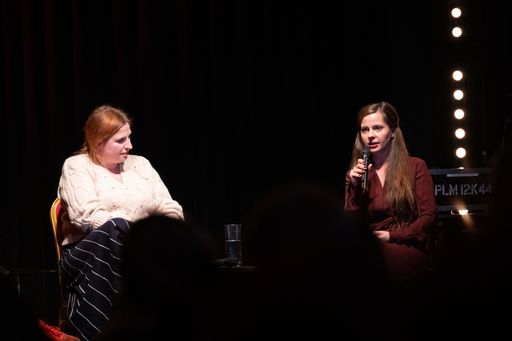 Vorschau Bild von Natascha Strobl und Veronika Bohrn Mena im Volkstheater Wien
