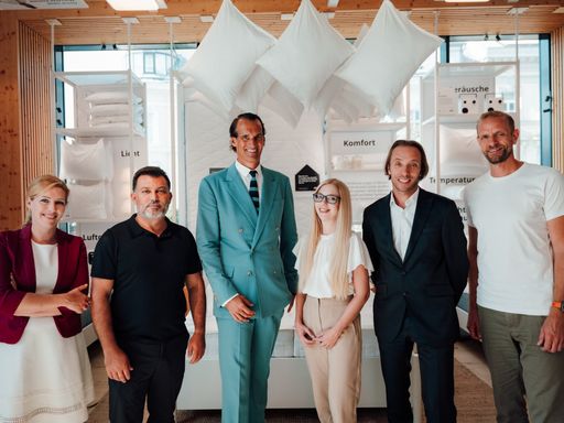 v.l.n.r. Catharina Fendt (Communications Managerin, IKEA
Österreich), Alpaslan Deliloglu (CEO & CSO, IKEA Österreich), Thomas
Schwabl (Gründer und Geschäftsführer, marketagent), Sabrina Margotti
(Studienleitung, marketagent), Univ.-Prof. Dr. Manuel Schabus
(Psychologe und Schlafforscher, Universität Salzburg), Jan Janko
(Country Selling Manager, IKEA Österreich)