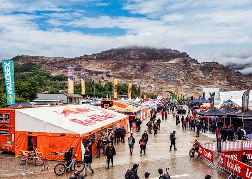 Vorschau Bild von Die Red Bull Erzbergrodeo Arena - der pulsierende
Event-Mittelpunkt für mehr als 50.000 Besucher aus aller Welt