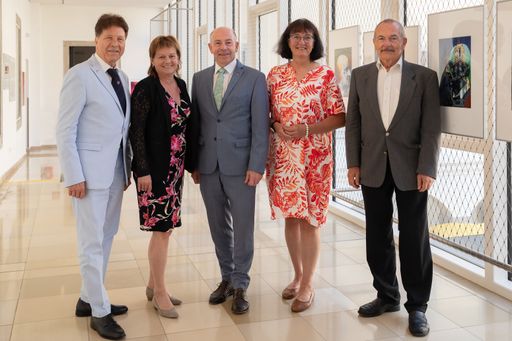  v.li. nach re.: Präsident Werner Götz, amtsführende
Vizebürgermeisterin von Linz Karin Hörzing, oÖ. Landtagspräsident
Max Hiegelsberger, Vizepräsidentin Edith Pürschel, MBA und
Vizepräsident Dr. Wolfgang Ruso.