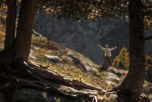 Vorschau Bild von ST Autumn Campaign 2024 - Mads Mikkelsen (BTS Picture)