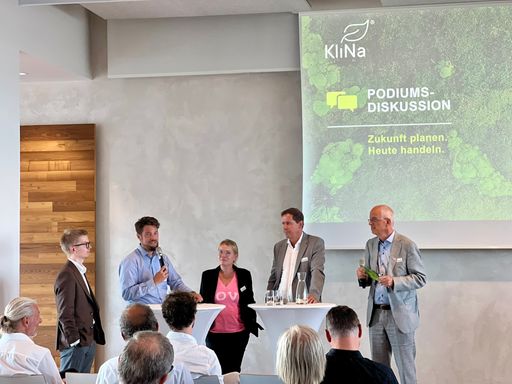 Vorschau Bild von v.l.n.r.: Thomas Schuster, Thomas Brudermann, Christina
Koneczny-Erlmoser, Johannes Horvath und Moderator Martin Brandner