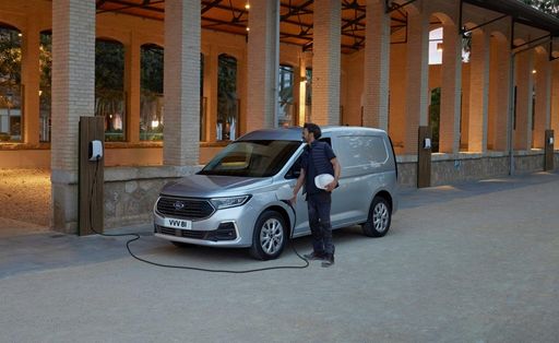 Vorschau Bild von Auch der Transit Connect PHEV feiert auf der diesjährigen IAA
Transportation ihr Europadebüt. Er überzeugt mit einer elektrischen
Reichweite von bis zu 118 Kilometern. / Weiterer Text über ots und
https://www.ots.at/pressemappe/DE143363 / Die Verwendung dieses
Bildes für redaktionelle Zwecke ist unter Beachtung aller
mitgeteilten Nutzungsbedingungen zulässig und dann auch honorarfrei.
Veröffentlichung ausschließlich mit Bildrechte-Hinweis.
