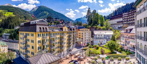  Außenansicht des MONDI Resort Bellevue mitten in Gastein