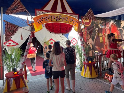  Die erste Kultur- und Erwachsenenbildungsmesse im Pongau findet
in Bischofshofen im Zirkuszelt statt.