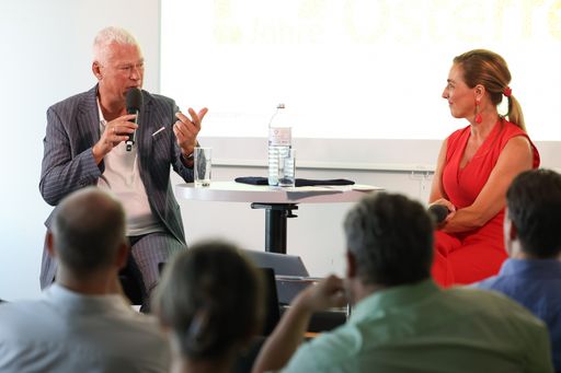  Toni Polster im Talk mit Moderatorin Ina Sabitzer.