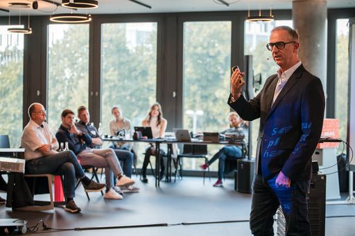 Vorschau Bild von Lothar Renner: Redefining Security in the Age of AI