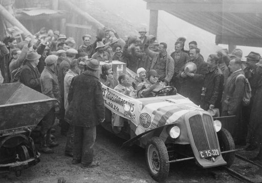 Vorschau Bild von Pionierfahrt über die Alpen vor 90 Jahren: erste Alpenüberquerung
auf der noch unfertigen Großglockner Hochalpenstraße